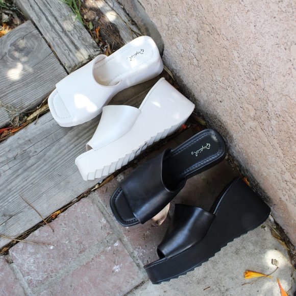 🆕️Influencer Edit Collection// Off White Platform Wedge Mule - Picture 6 of 10